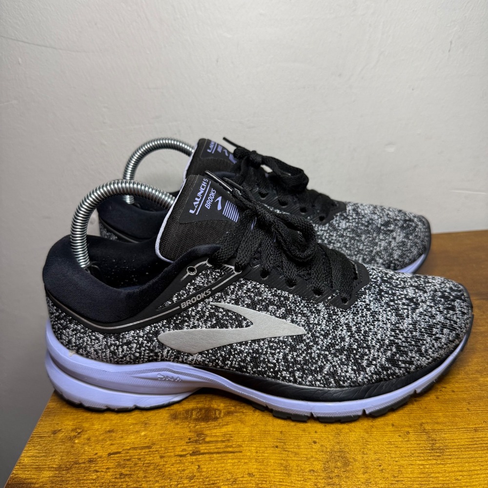 Brooks Launch 5 Running Shoes Womens Size 8.5 Black White 1202661B008